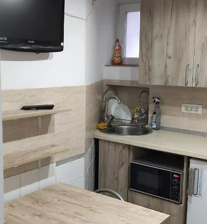 Christie's 2 Central Apartament *