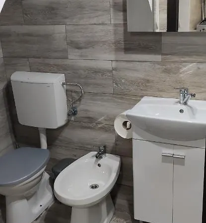 Christie's 2 Central Apartamento