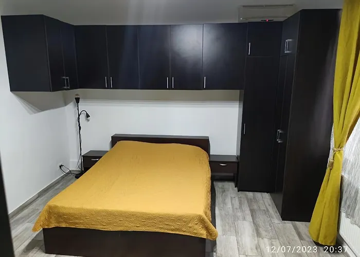 Christie's 2 Central * Bukarest